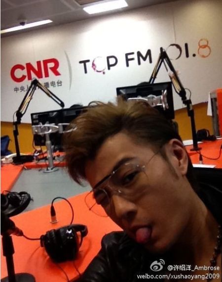 许绍洋整容惊悚大变脸网友惊叹：像苏志燮