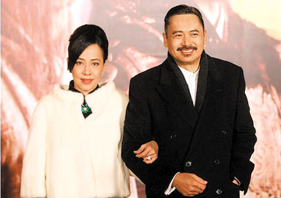 发哥夫妇欲裸捐引赞赏，网友调侃认干爹