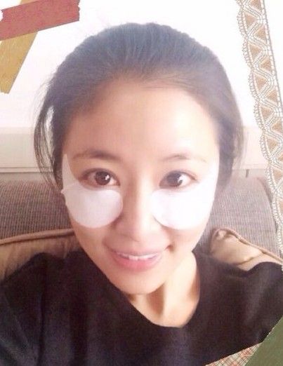 76年的林心如也接近不惑之年，但其素颜照完全年轻了20岁！