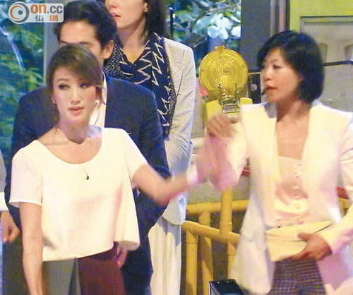 朋友调解，谢婷婷不管。