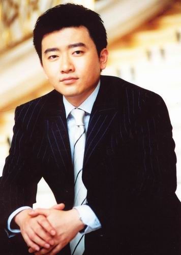 主持人芮成钢(资料图)