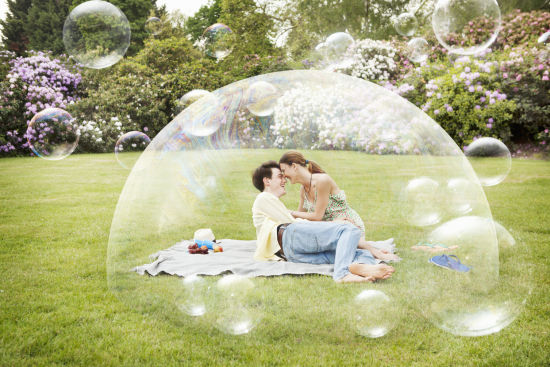 双双出入相扶携(图片来源：华盖)