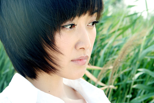 组图:赵琳户外短发写真清新唯美 (5)