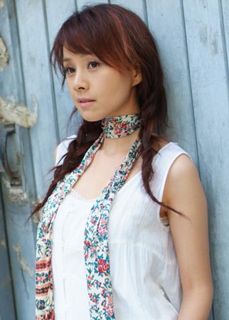 组图:明星发型 何琳13款亮丽秀发惊艳百变(4)