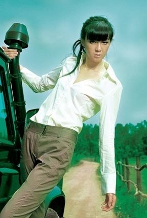 组图:明星发型 名模李艾16款活泼美发(15)