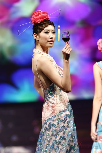 "美丽无锡-2007新丝路世界模特大赛总决赛暨颁奖晚会"在无锡人民