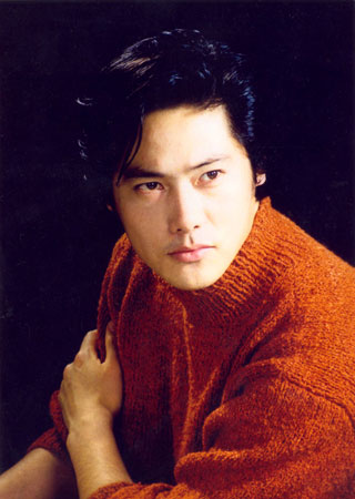 于爽于爽总政歌剧团著名歌唱演员,cctv青歌大赛美声唱法第二名,中国