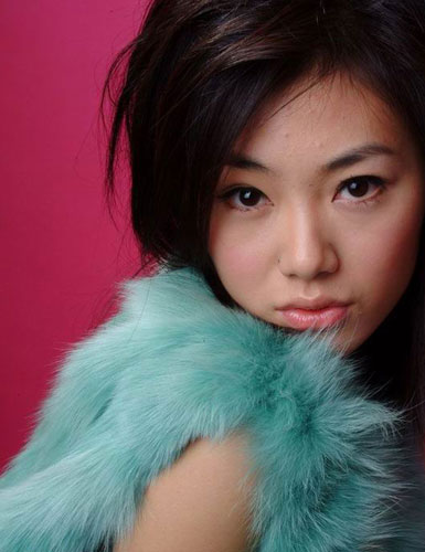 组图美女主播赵靓写真