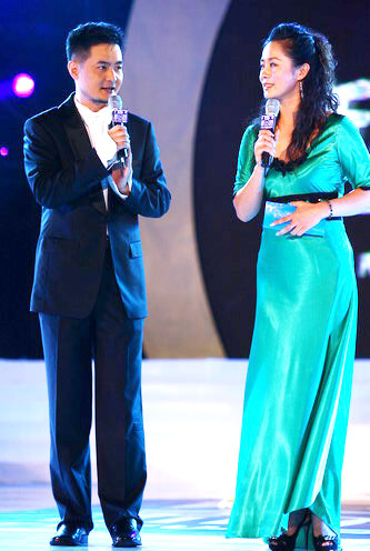 主持人俎江涛 刘再丽