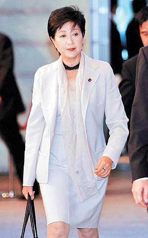 进入下一页    从"美女刺客"到"小泉情妇"   2005年9月,小泉纯一郎