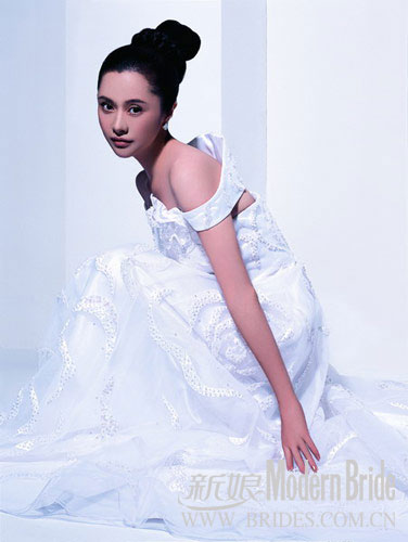 何美钿惊艳婚纱写真组图4