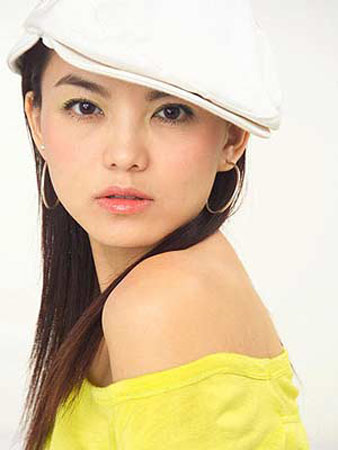 美体八卦:李湘 北京台盒饭让我发胖(组图)(2)