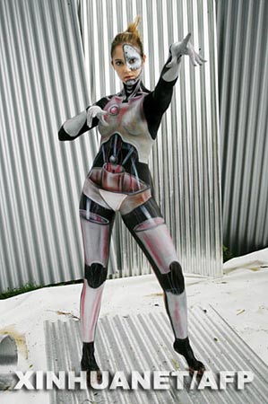 美体德人体彩绘节展示异域与未来之美组图3