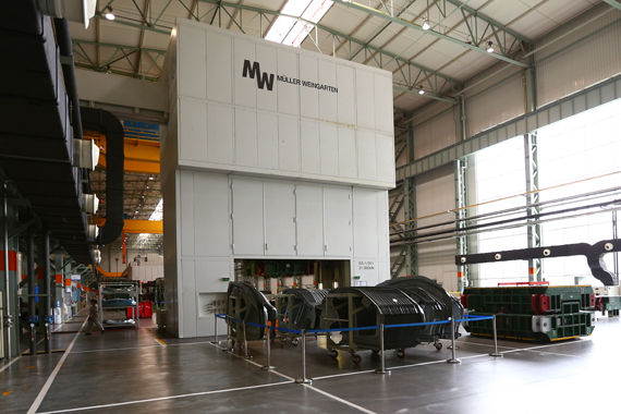 米勒万家2100吨级冲压机