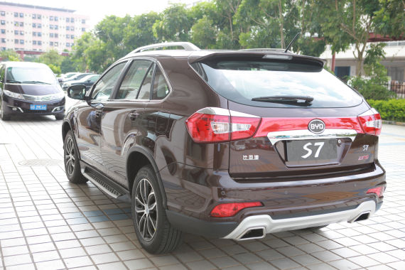 比亚迪S7量产版实拍图曝光 预计售价15万