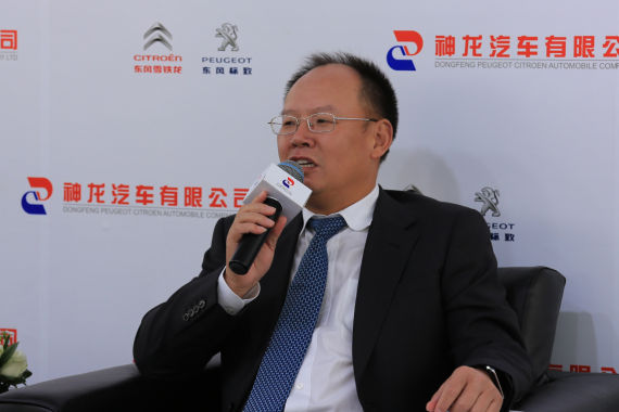 神龙公司总经理 邱现东先生