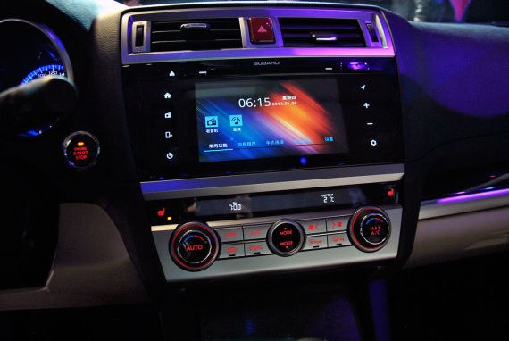 斯巴鲁全新傲虎彩色显示屏