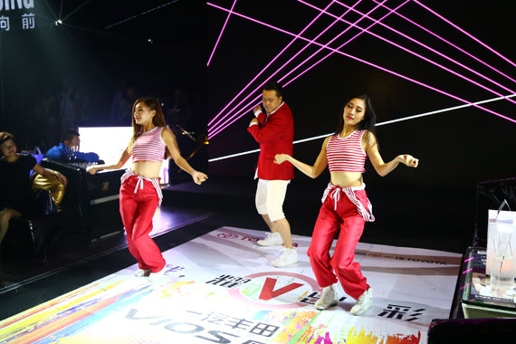 威驰星光版上市发布会现场表演