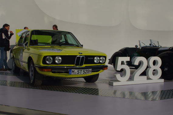 1975款BMW 528