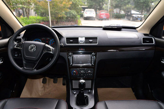 东风风光360正式上市 售价6.69万元