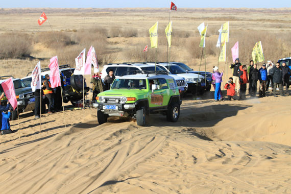 让黄沙唤醒四驱FJ的野性魅力