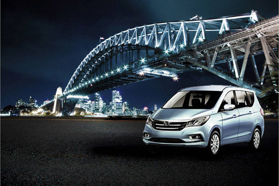 潍柴英致公布新车计划 复制特斯拉式大屏