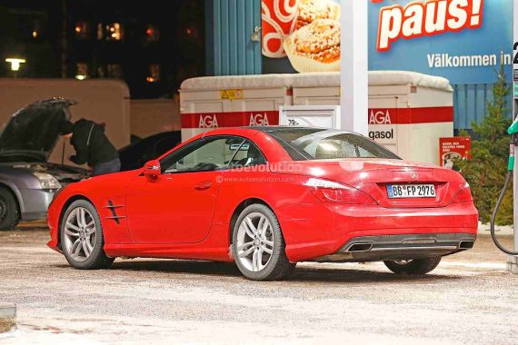 奔驰SL中期改款版谍照曝光 2015年首发