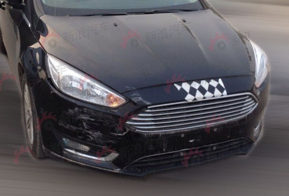 中配三厢改款福克斯