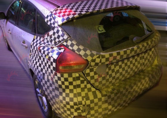 改款福克斯低配两厢版