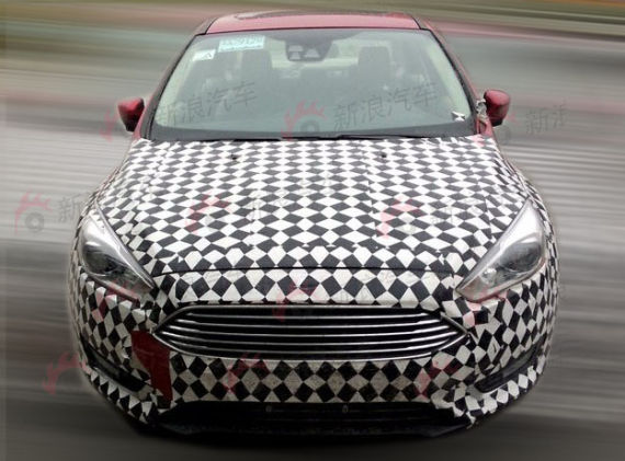 改款福克斯高配三厢版