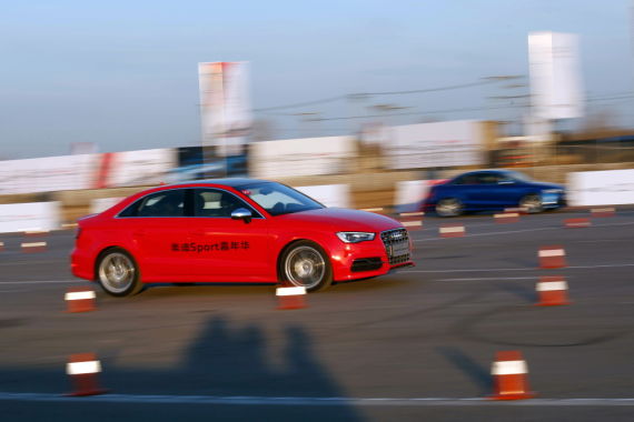 奥迪场地试驾，体验奥迪S3 Limousine灵活操控与极致性能