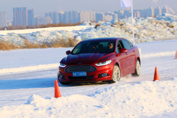 冰雪体验新蒙迪欧