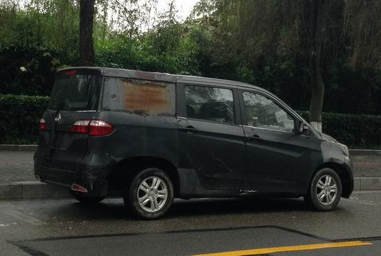 长安全新小型MPV曝光