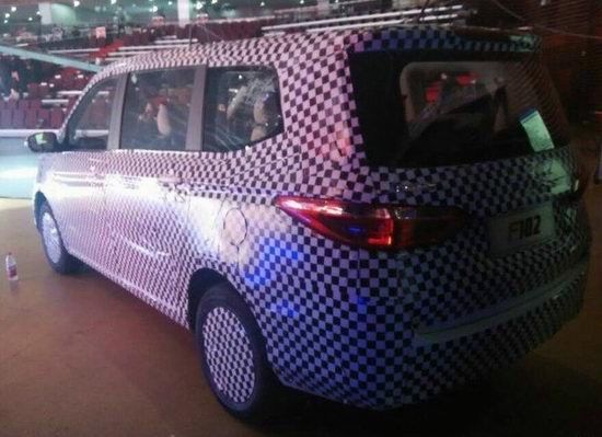 长安全新小型MPV曝光