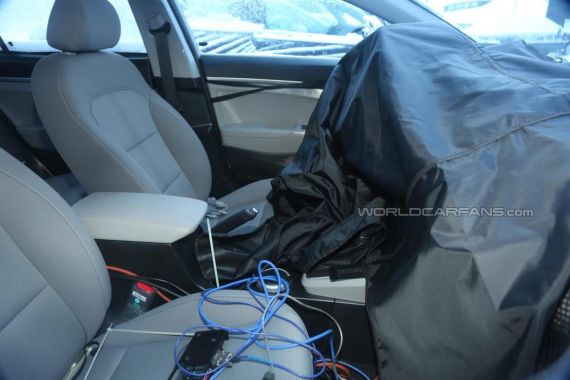 新一代现代Elantra谍照曝光 配置提升