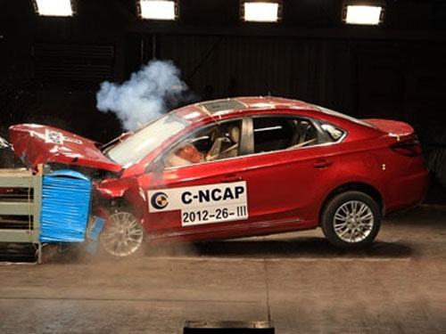 配备安全气囊的量产中国品牌汽车碰撞图片