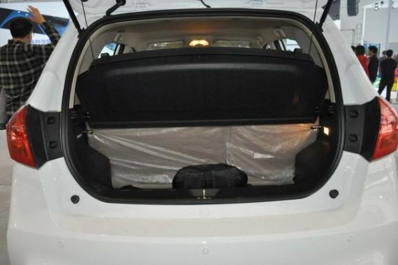 英致G3后备箱空间