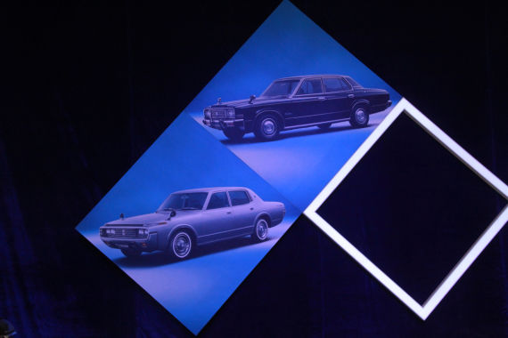 第二代皇冠车型于1964年进入中国