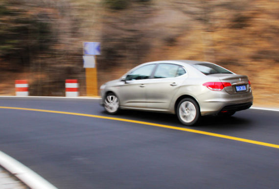 山路安全驾驶注意事项