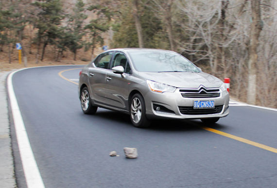 山路安全驾驶注意事项