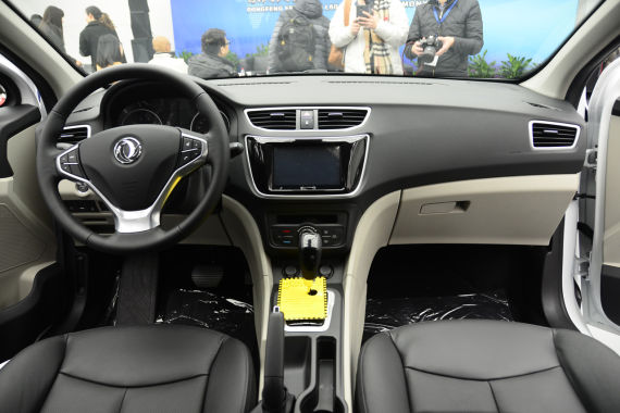 东风风神L60中控台