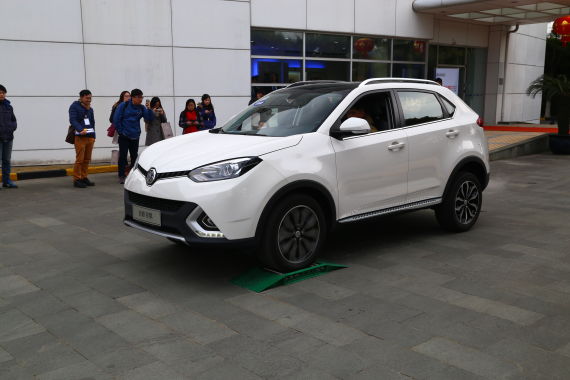 锐腾四驱车型在面对交叉轴时能够轻松应付