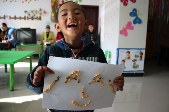 山村幼儿园的孩子创作作品