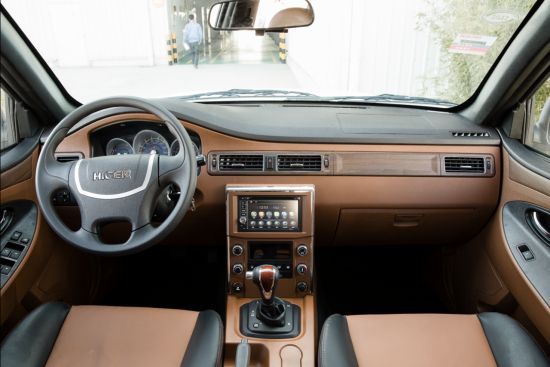 2015款龙威皮卡内饰