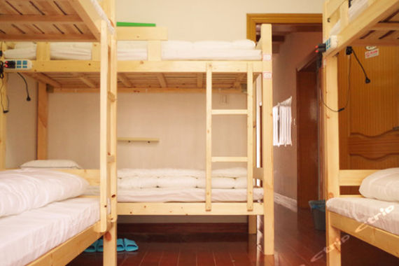 上海虹桥国际青年旅舍---距离徐泾东站的直线距离为0.53公里