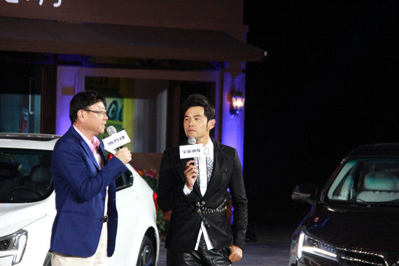 周杰伦现场参与全新纳5上市