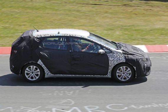 新款起亚cee'd路试谍照曝光