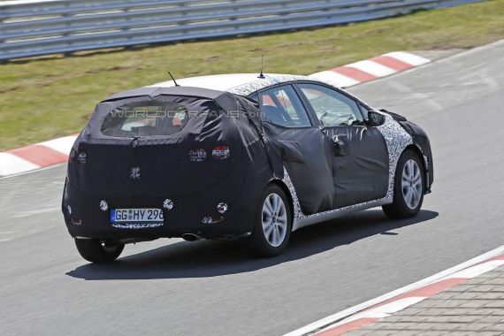 新款起亚cee'd路试谍照曝光