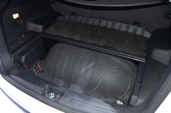 后备厢空间被储氢罐侵占