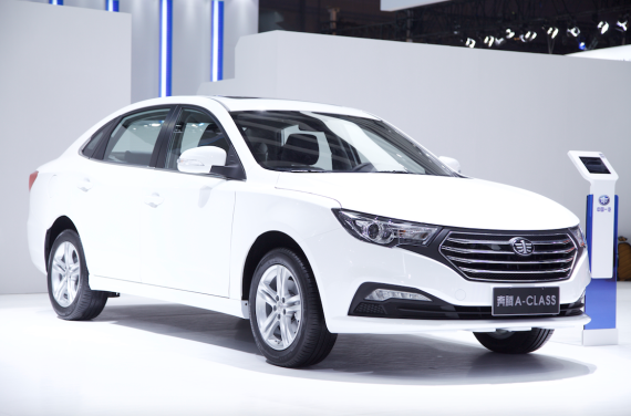 五星安全护航 一汽奔腾闪耀上海车展